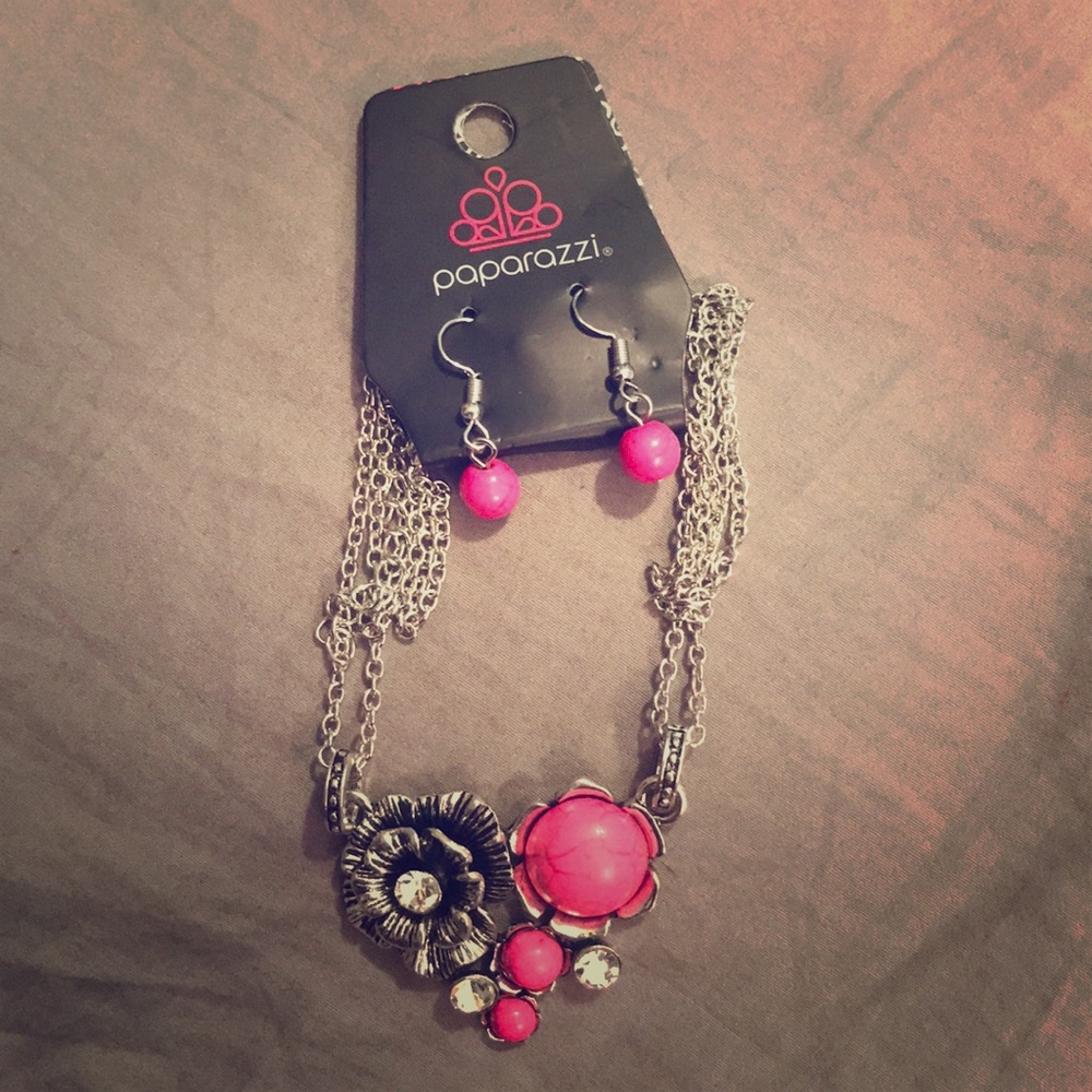 Pink flower pendant necklace and earrings set